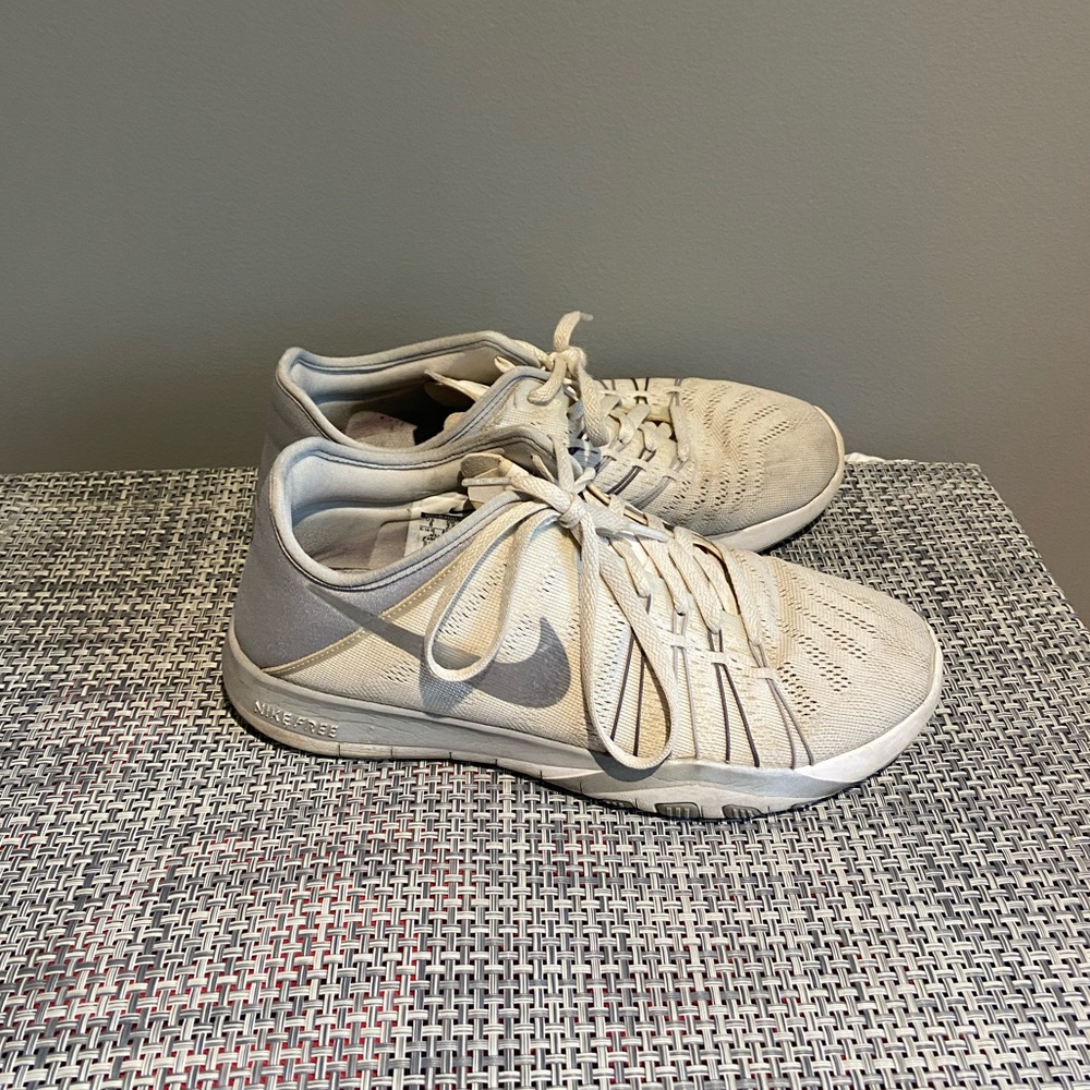 Nike sneakers - Picture 1 of 2